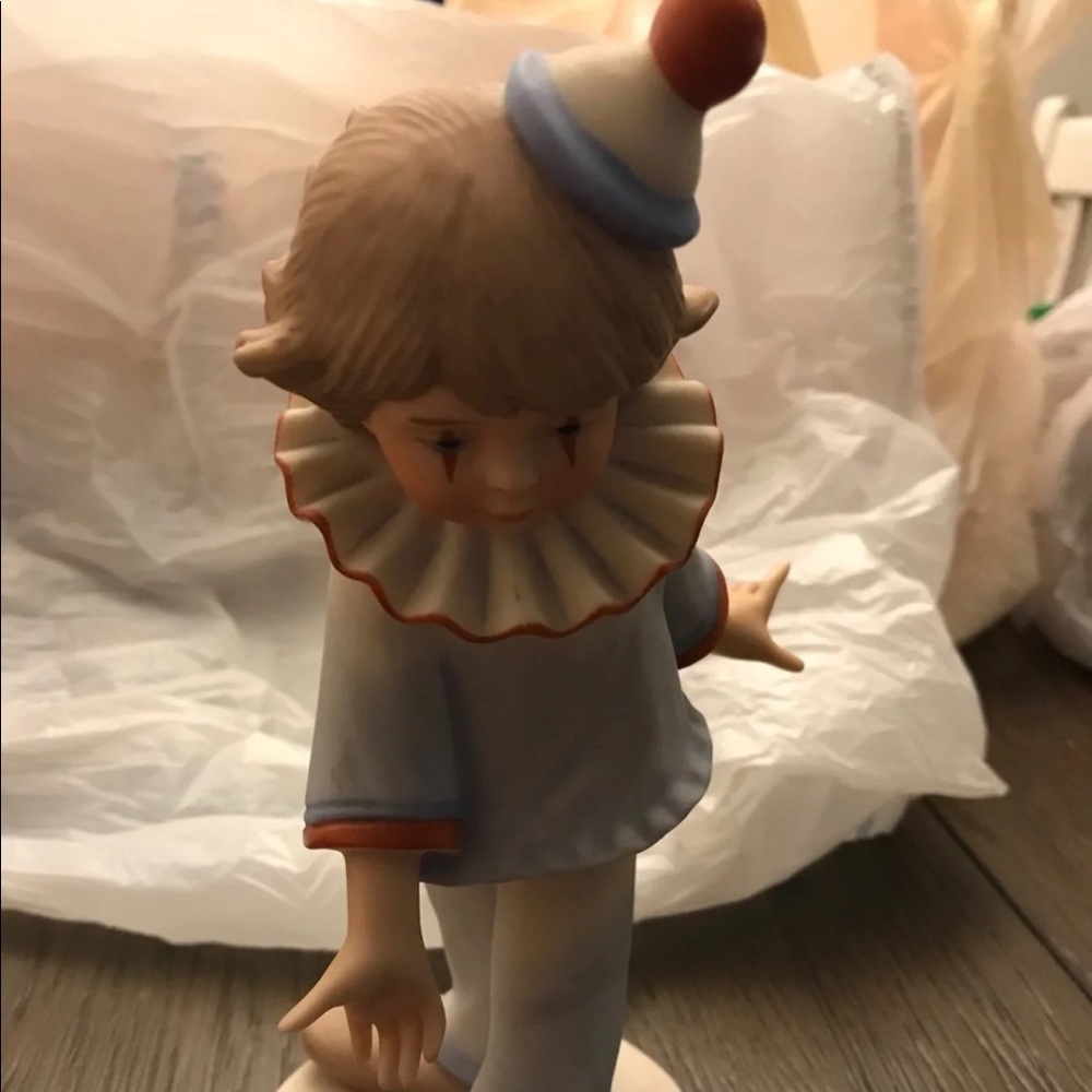 Gerhard Skrobeck figurine